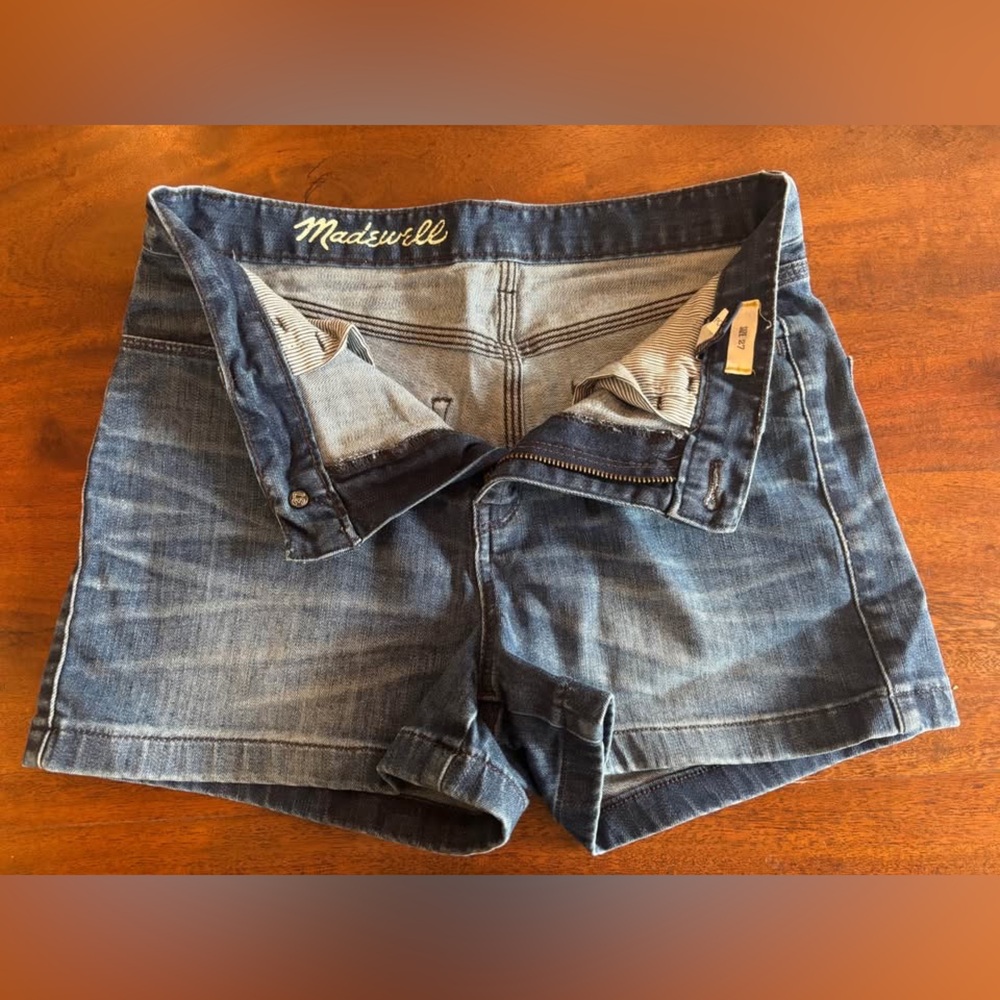 SOLD - Madewell Women’s Relaxed Denim Shorts - Dark Blue